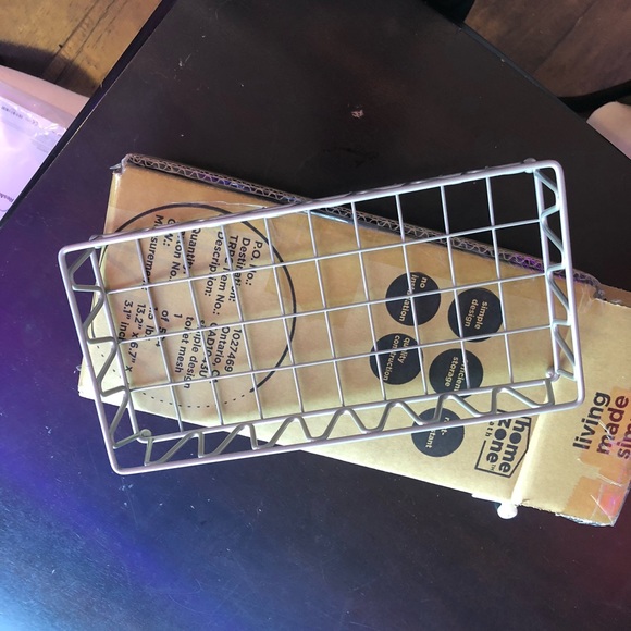 Home zone wire storage bin - Picture 2 of 2